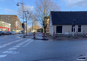 Eindelijk Voetgangersverkeerslichten op kruising Molenstraat-Centrum en Molendwarsstraat